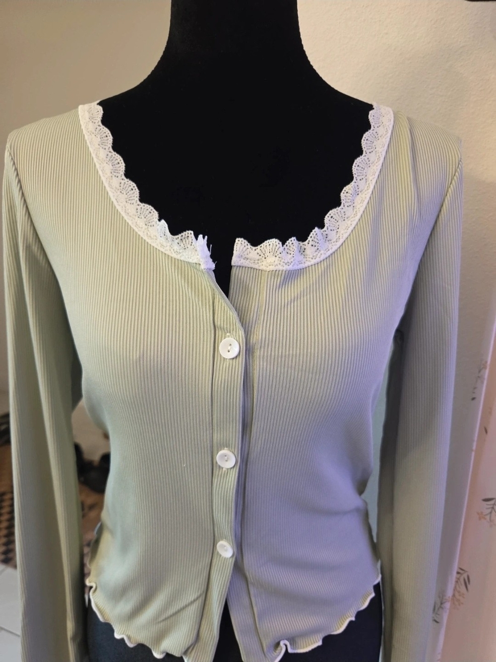 Soft Ribbed Lace-Trim Pajama Top & Floral Lounge Pants - Sage and Cream - Picture 3 of 5